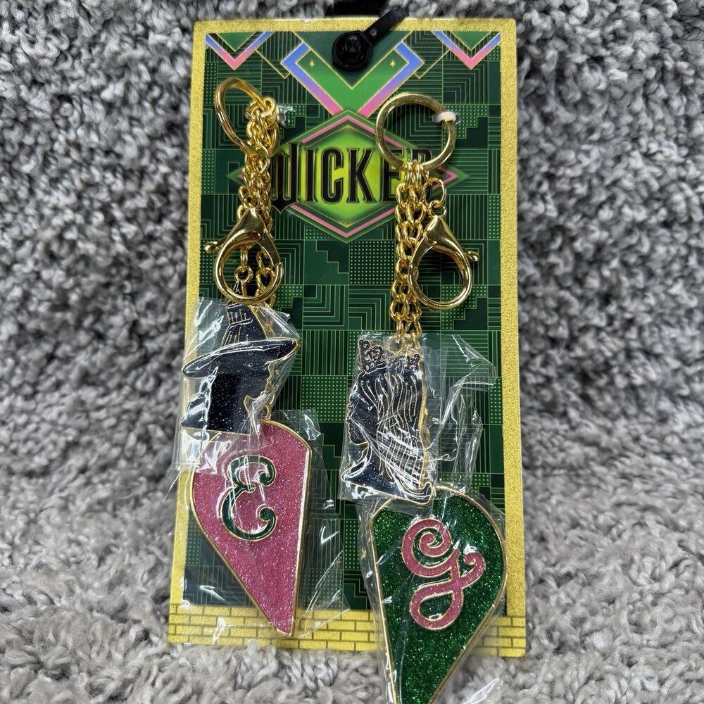 Wicked Glinda & Elphaba Magnetic Heart Bestie Keychain Set New